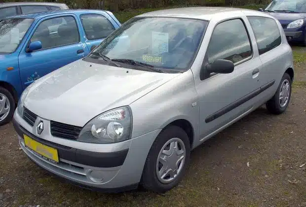 Combien de chevaux de la Clio 2